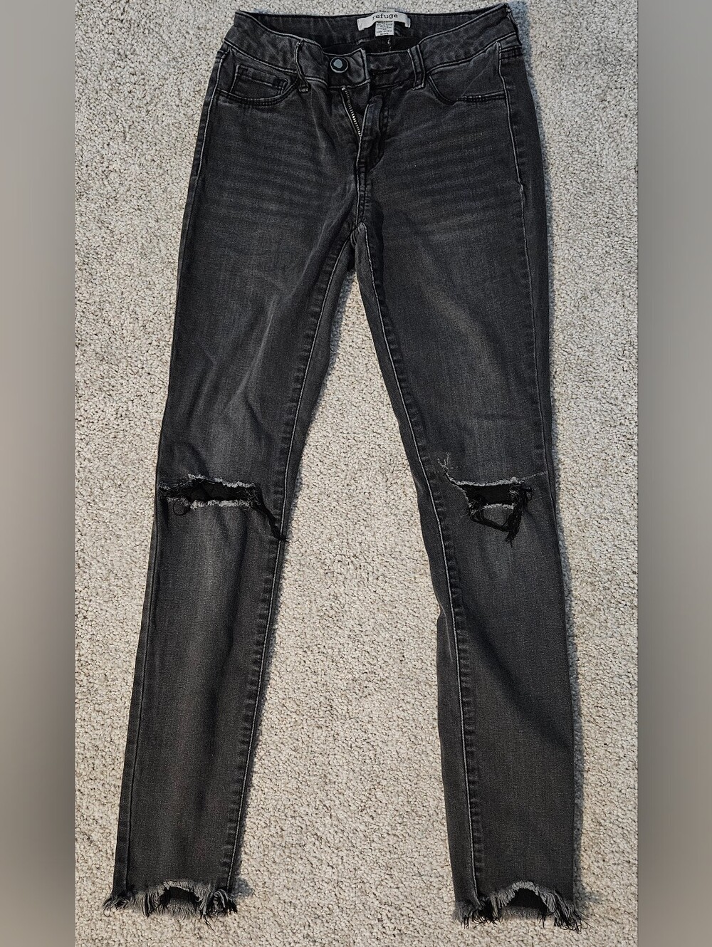Juniors Refuge Size 0 Distressed Black Jeans